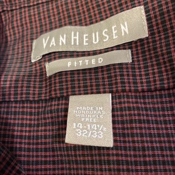 Van heusen long sleeve button down shirt. - Picture 2 of 3